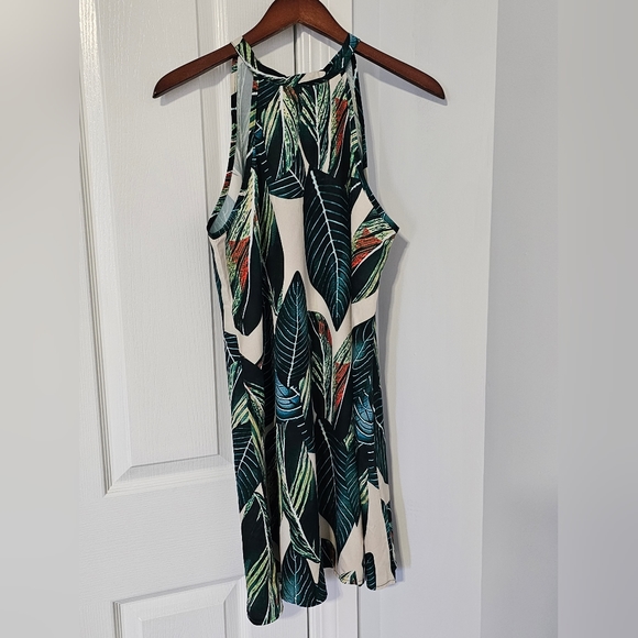 Size m high neck dress. - Picture 3 of 4
